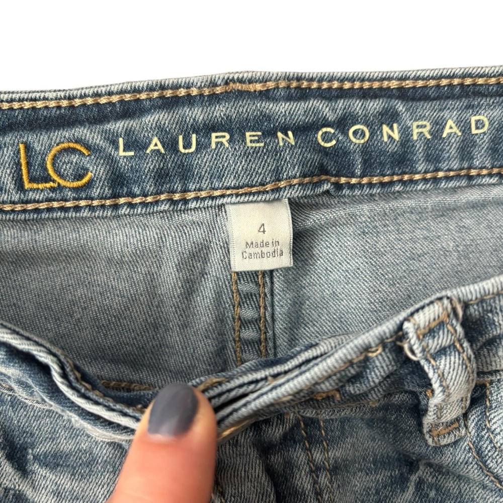 Lauren Conrad Light Wash Distressed Rolled Cuff Jean Shorts 4 - Picture 5 of 13